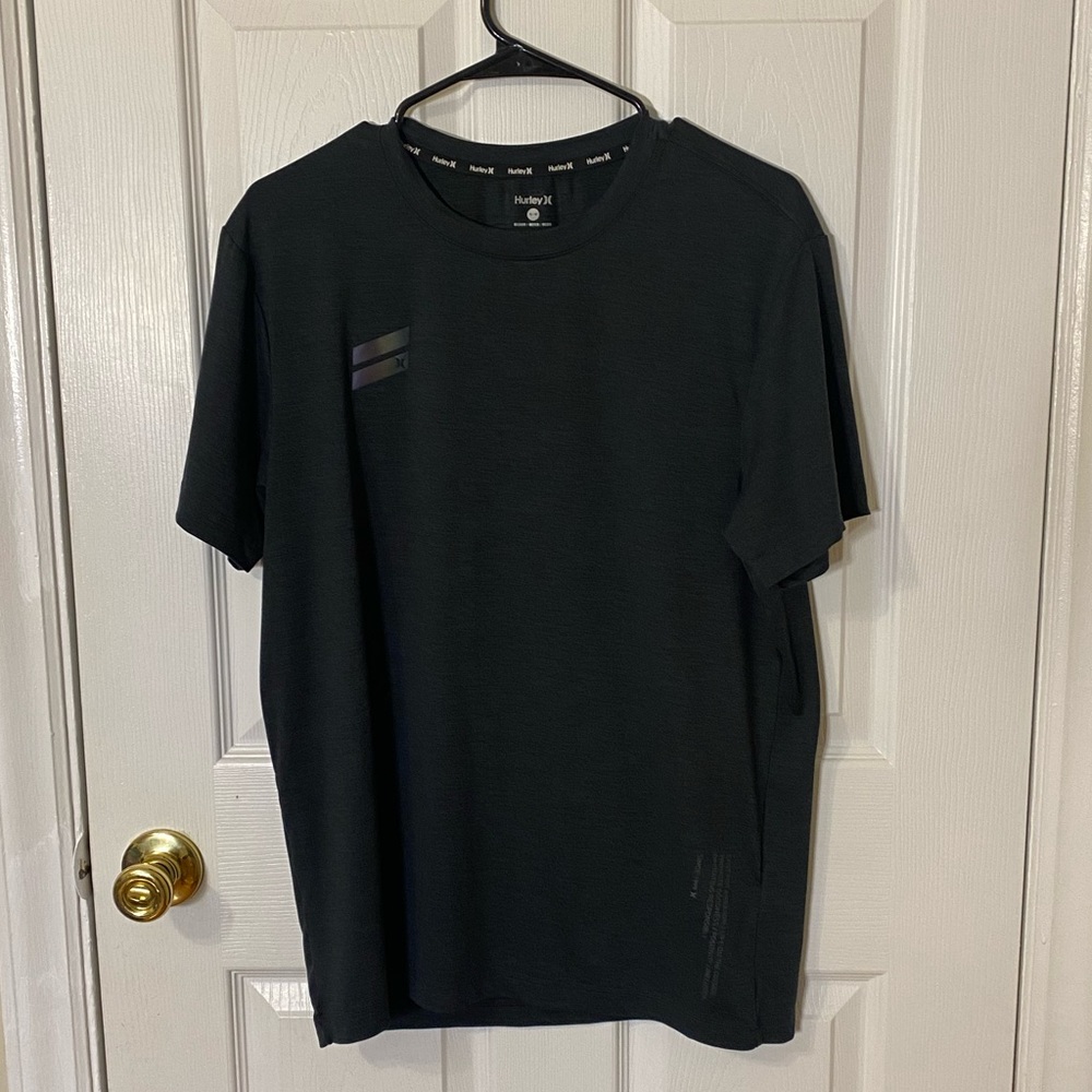Hurley Men’s Graphic Tee- men’s medium